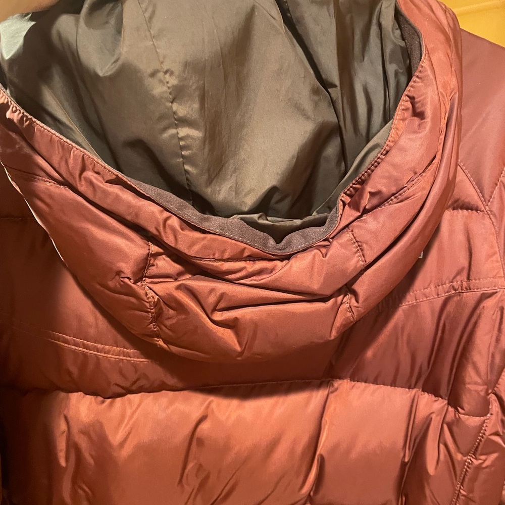 The North Face Women's Burnt Orange Puffer Jacket - Picture 3 of 3